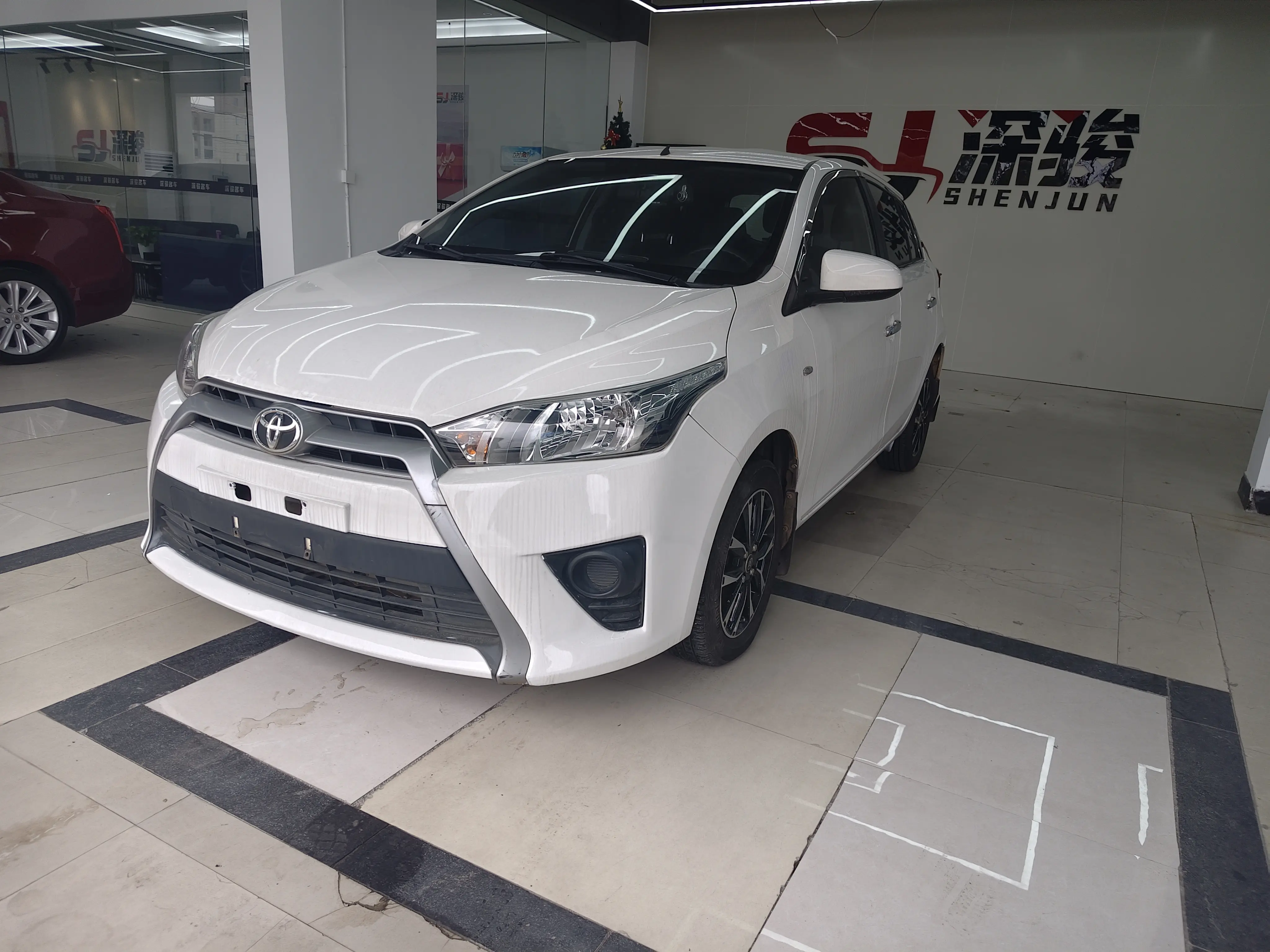 Toyota Yaris L  из Китая