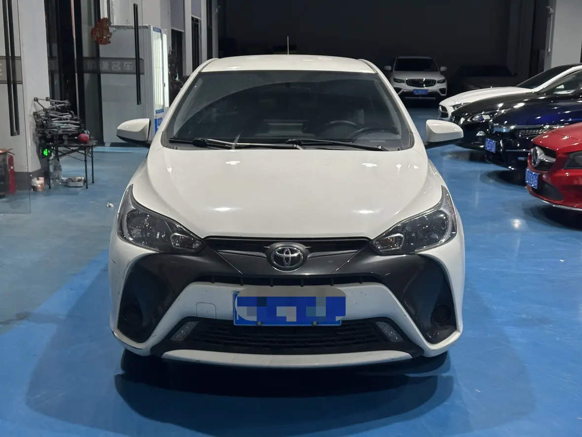 Toyota Yaris L  из Китая