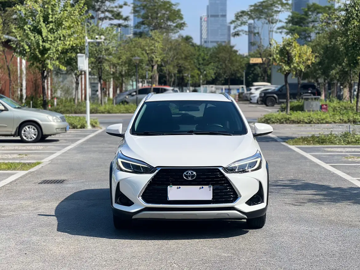 Toyota Yaris L  из Китая