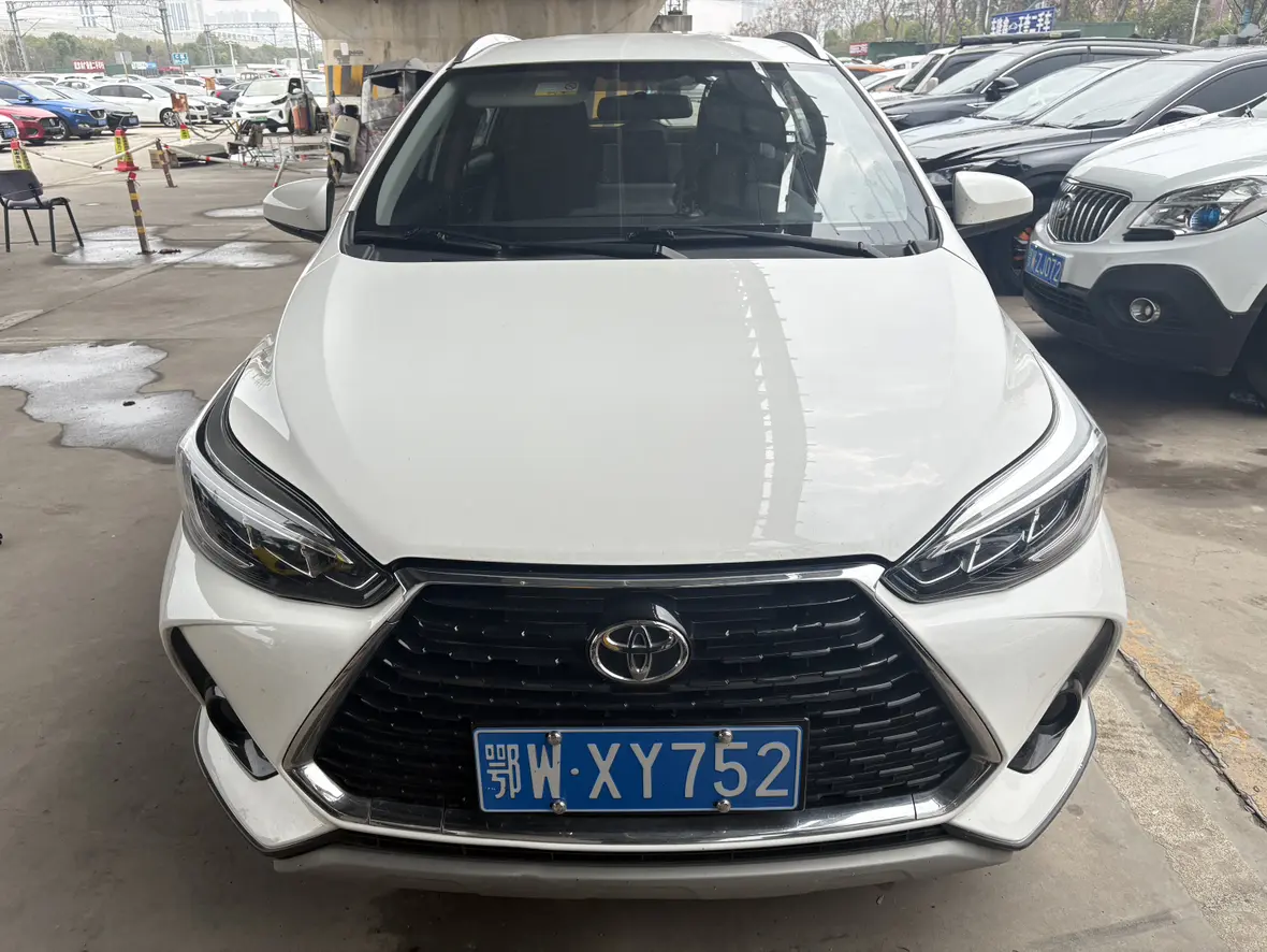 Toyota Yaris L  из Китая