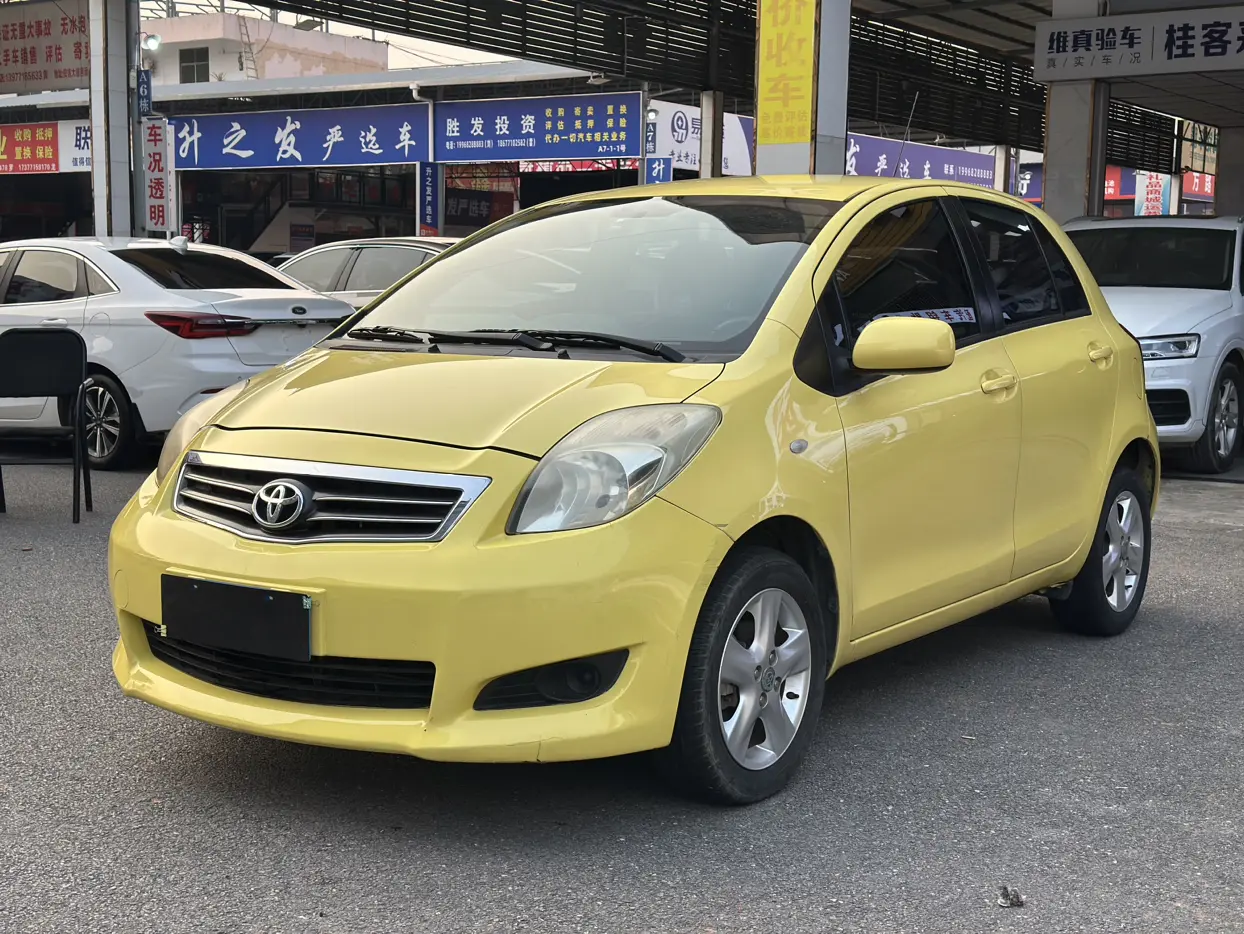 Toyota Yaris  из Китая