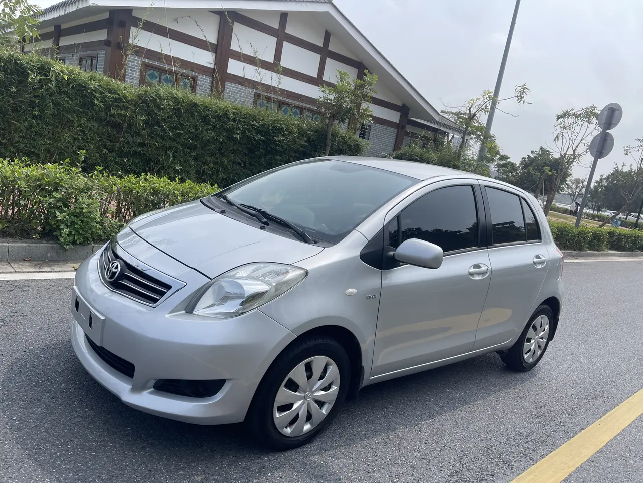 Toyota Yaris  из Китая