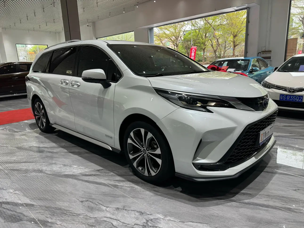 Toyota Granvia  из Китая