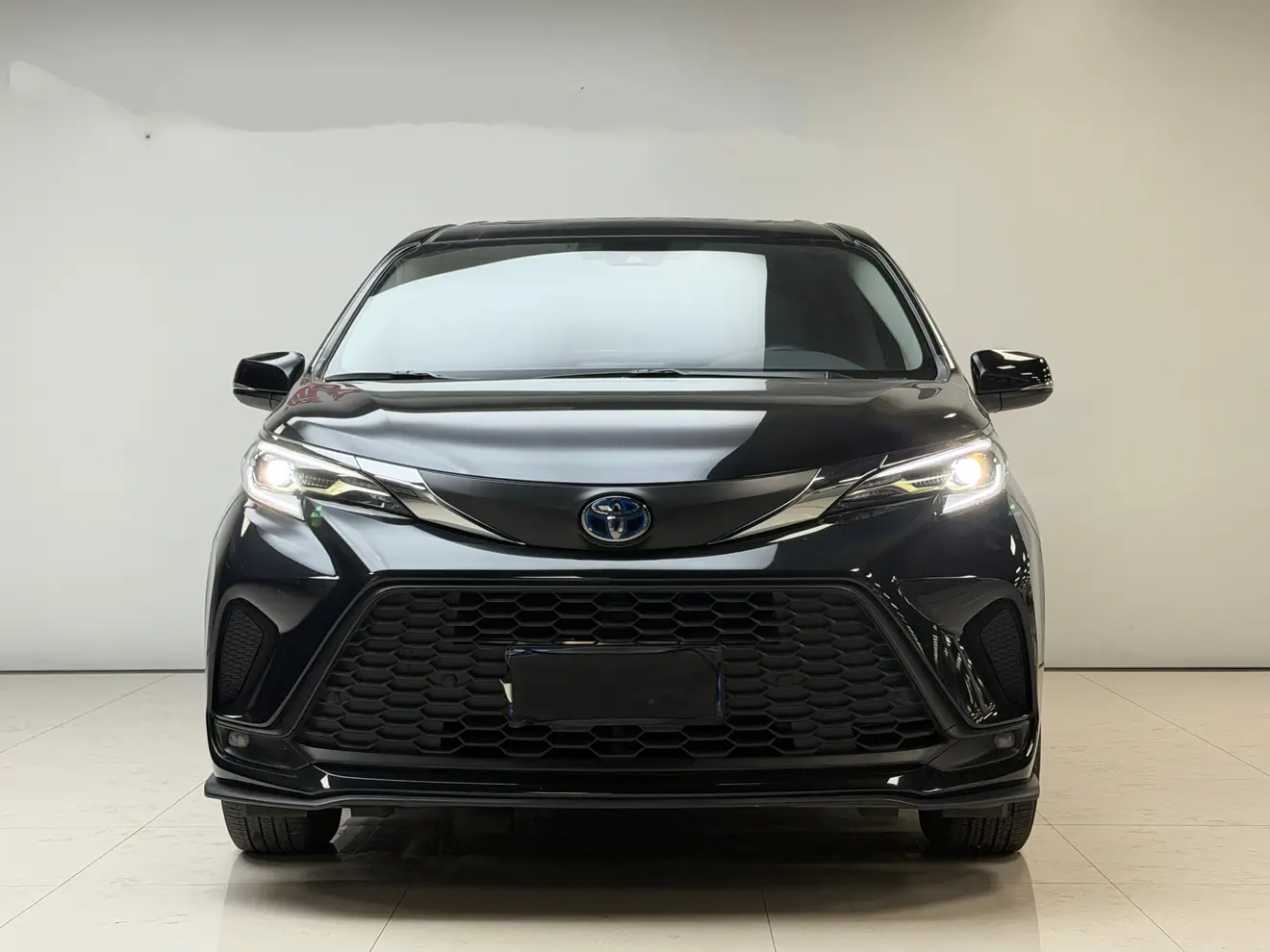 Toyota Granvia  из Китая