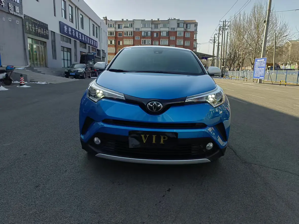 Toyota C-HR Hybrid (Yize IZOA)  из Китая