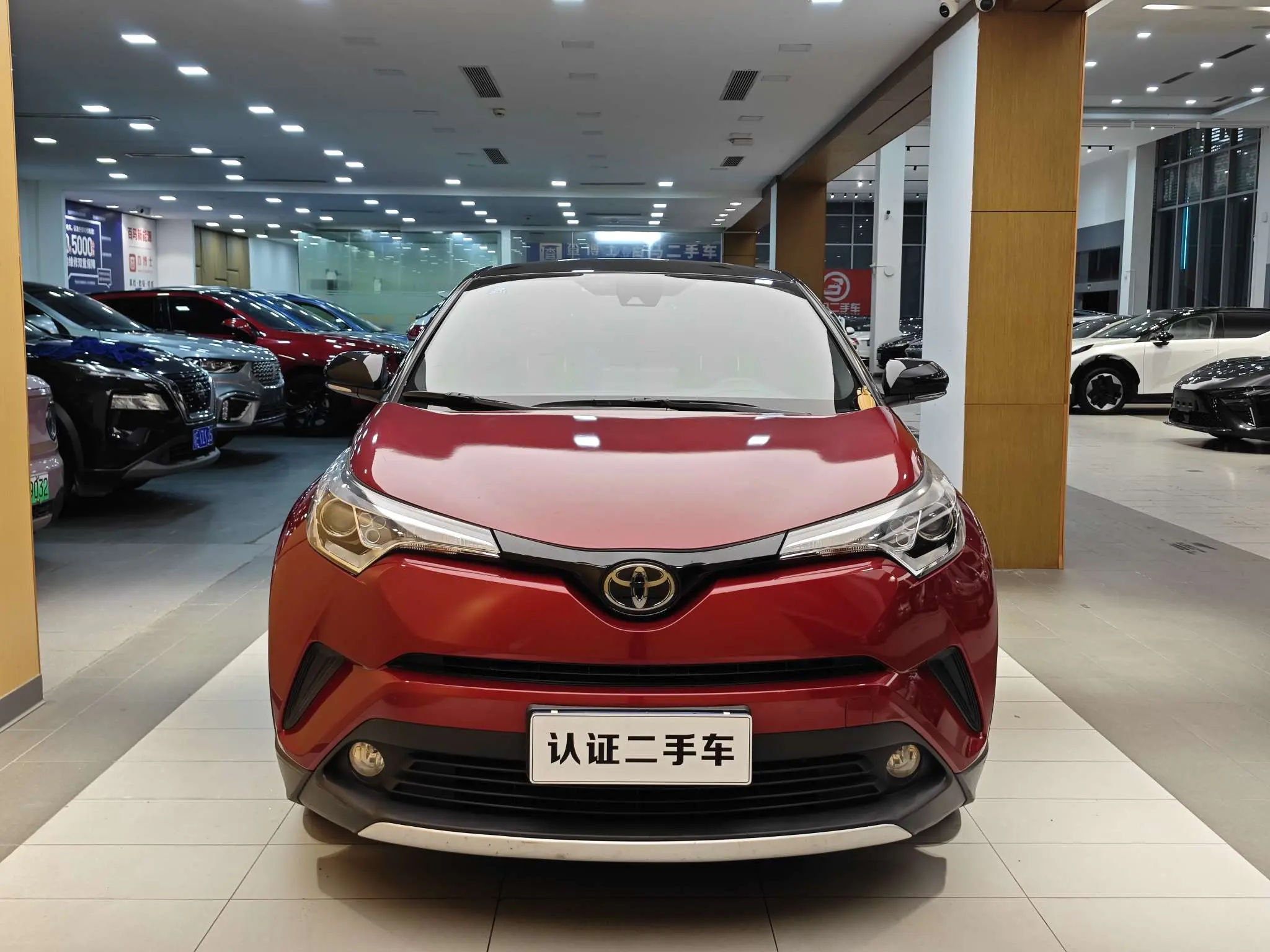 Toyota C-HR Hybrid (Yize IZOA)  из Китая