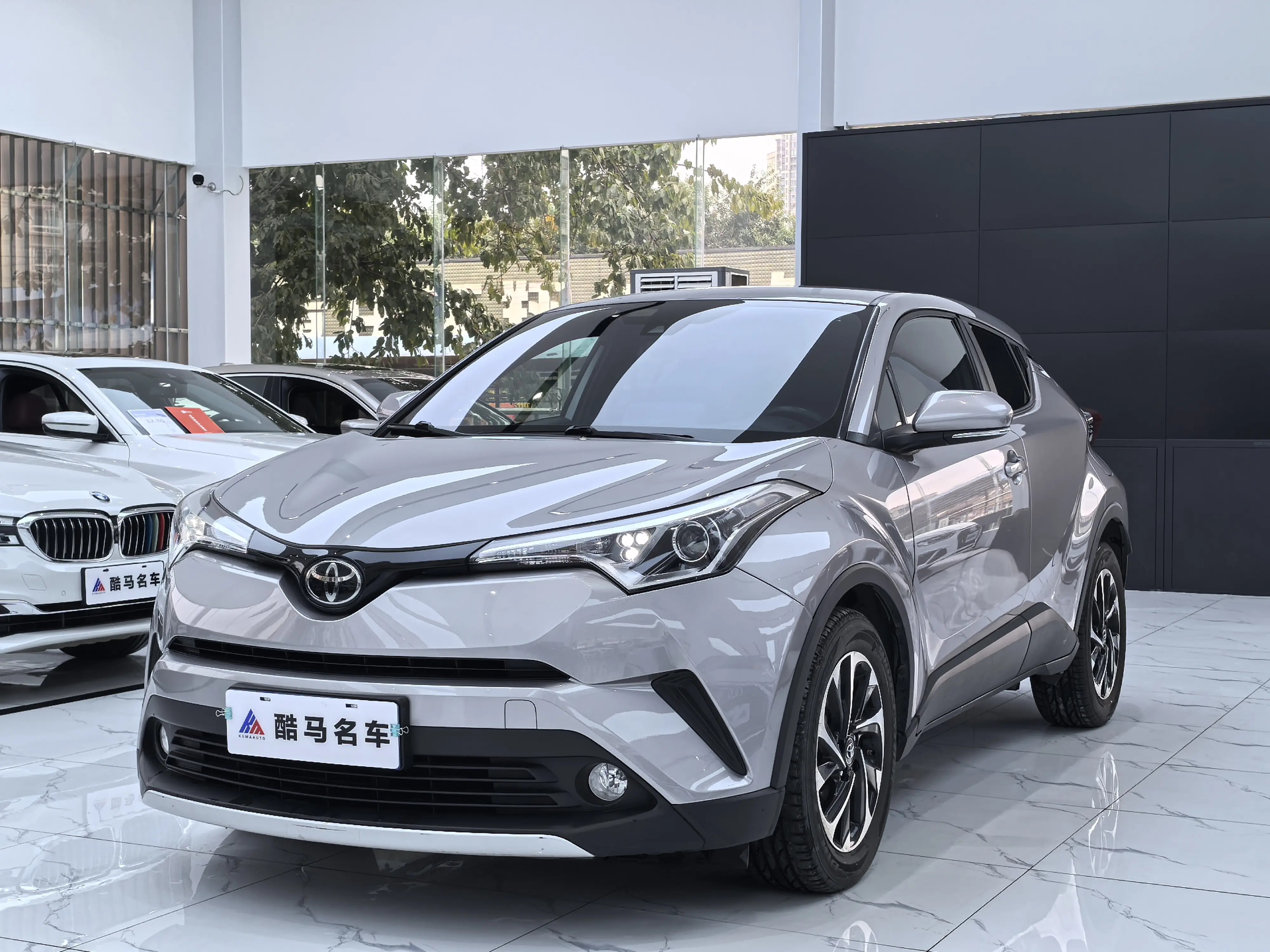 Toyota C-HR Hybrid (Yize IZOA)  из Китая