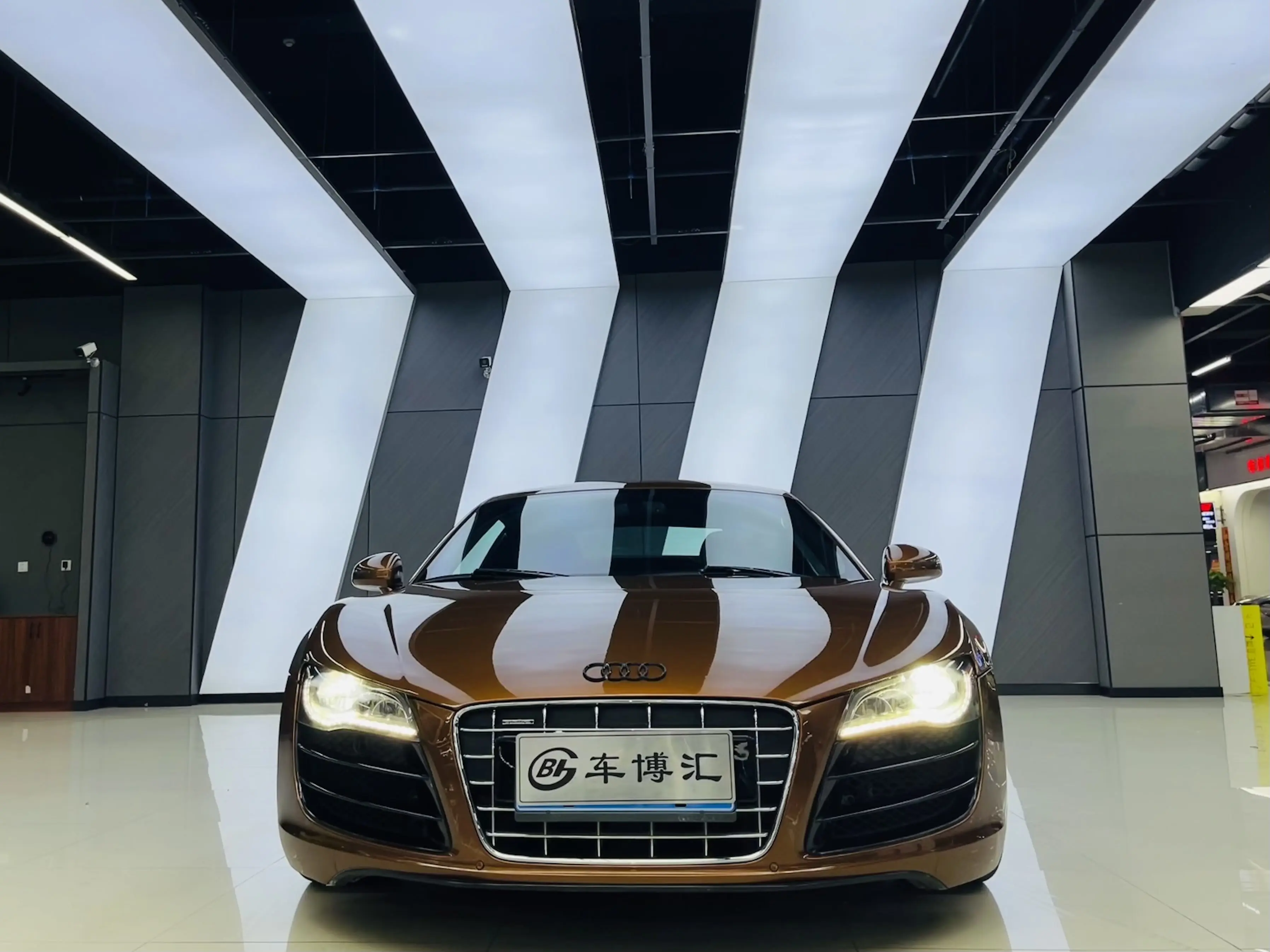Audi R8  из Китая