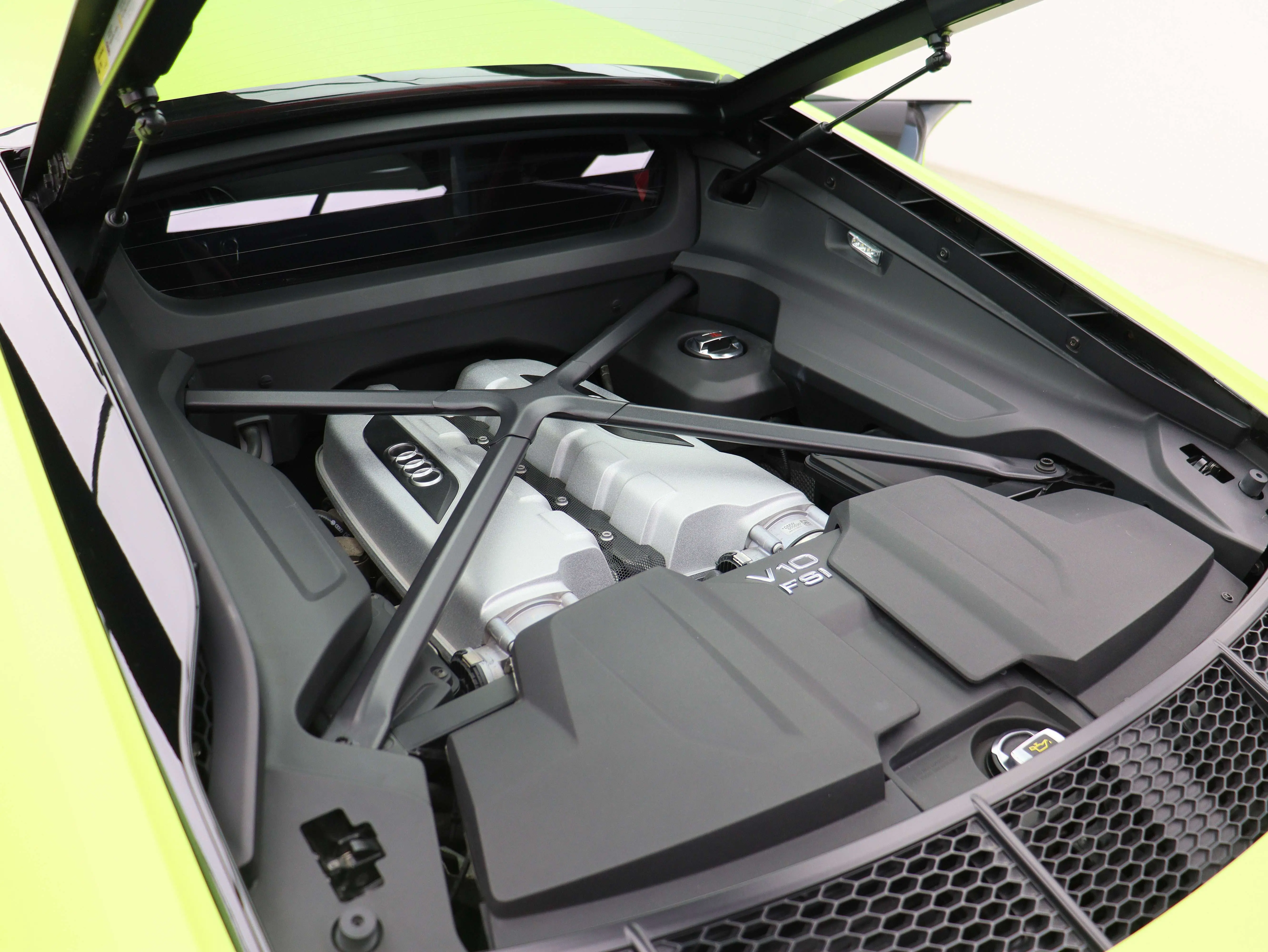 Audi R8  из Китая