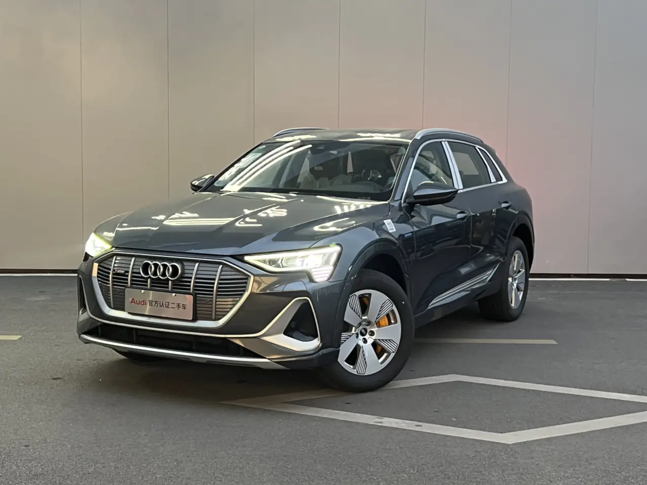 Audi e-tron  из Китая