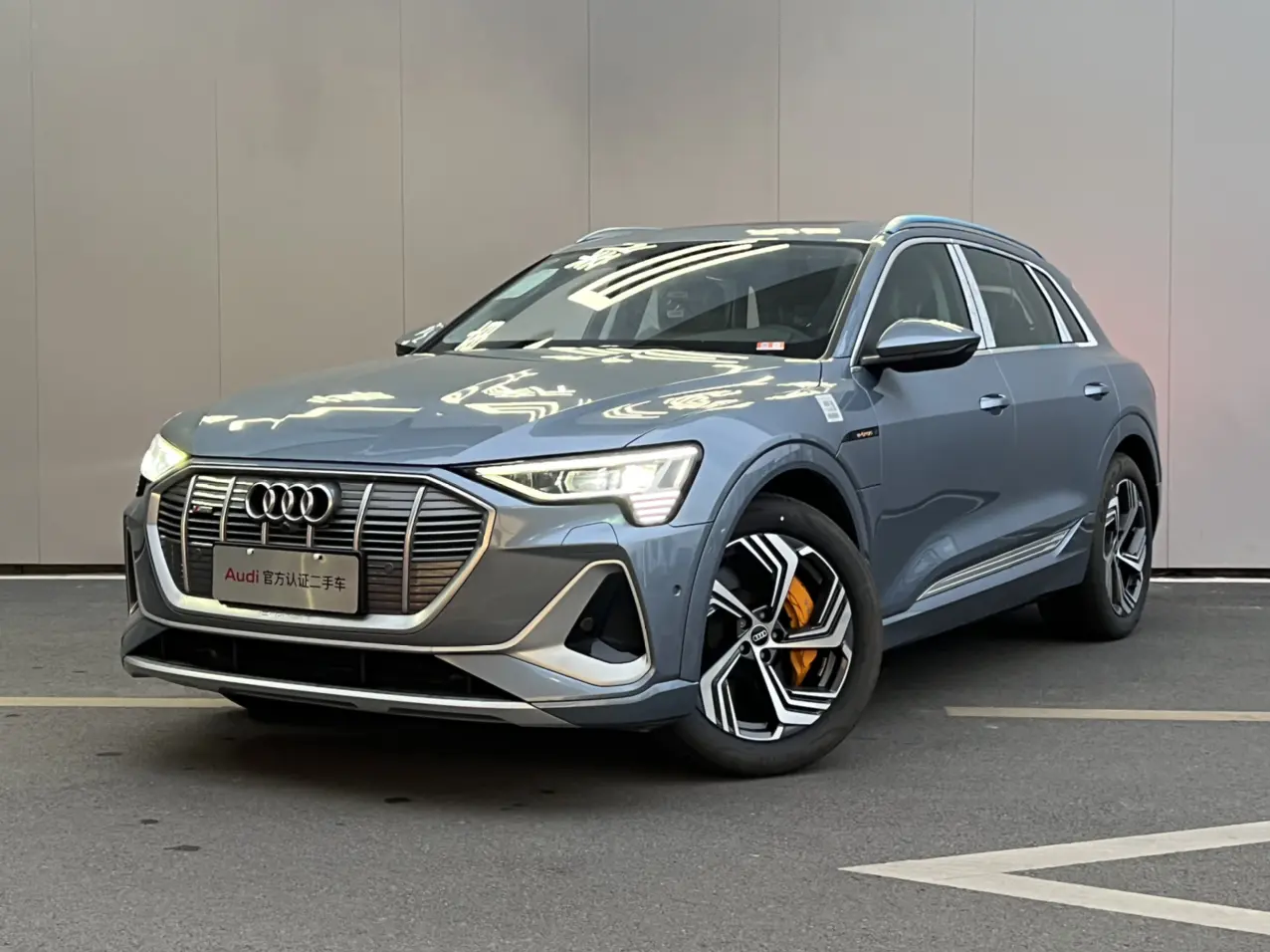 Audi e-tron  из Китая