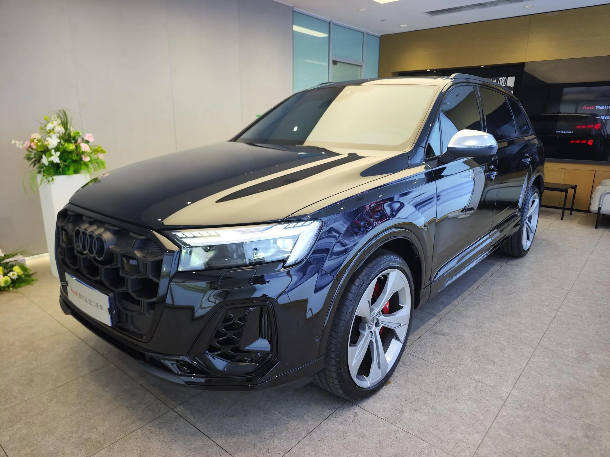 Audi SQ7  из Китая