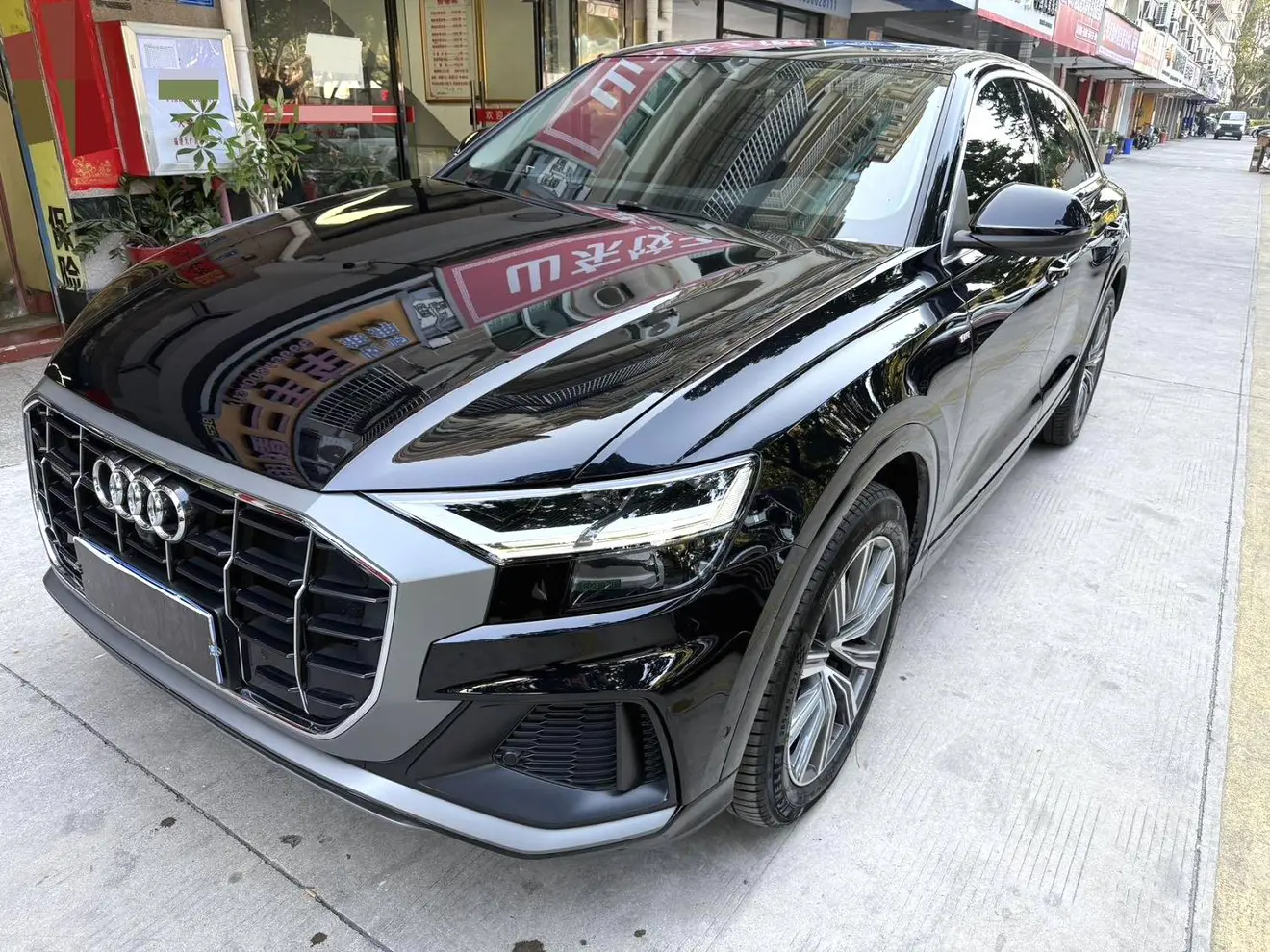 Audi Q8  из Китая