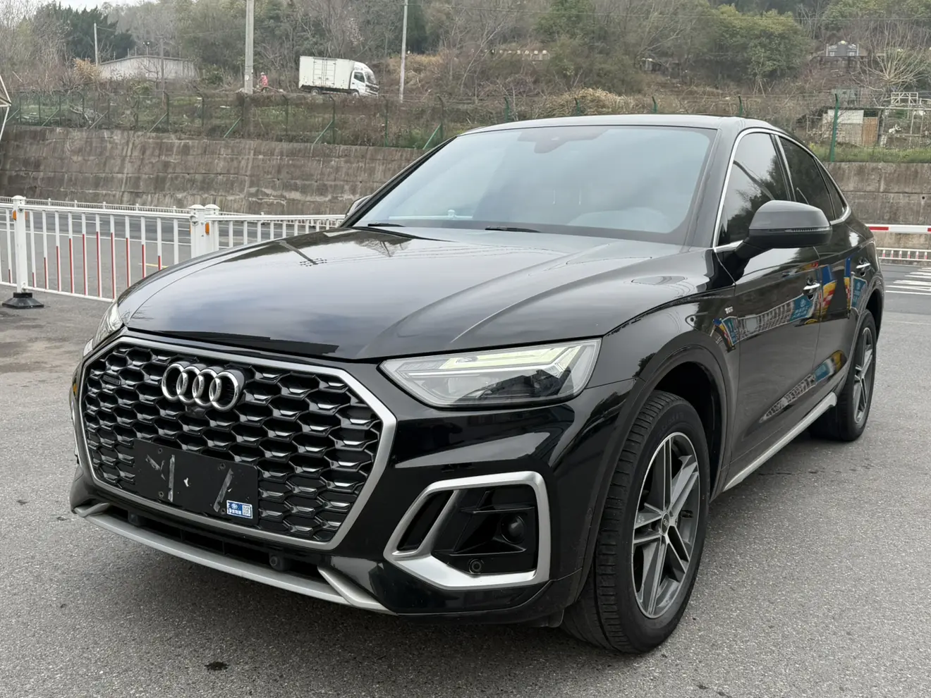 Audi Q5L Sportback  из Китая