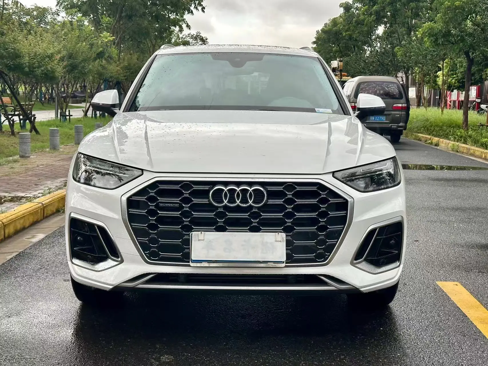 Audi Q5L Sportback  из Китая