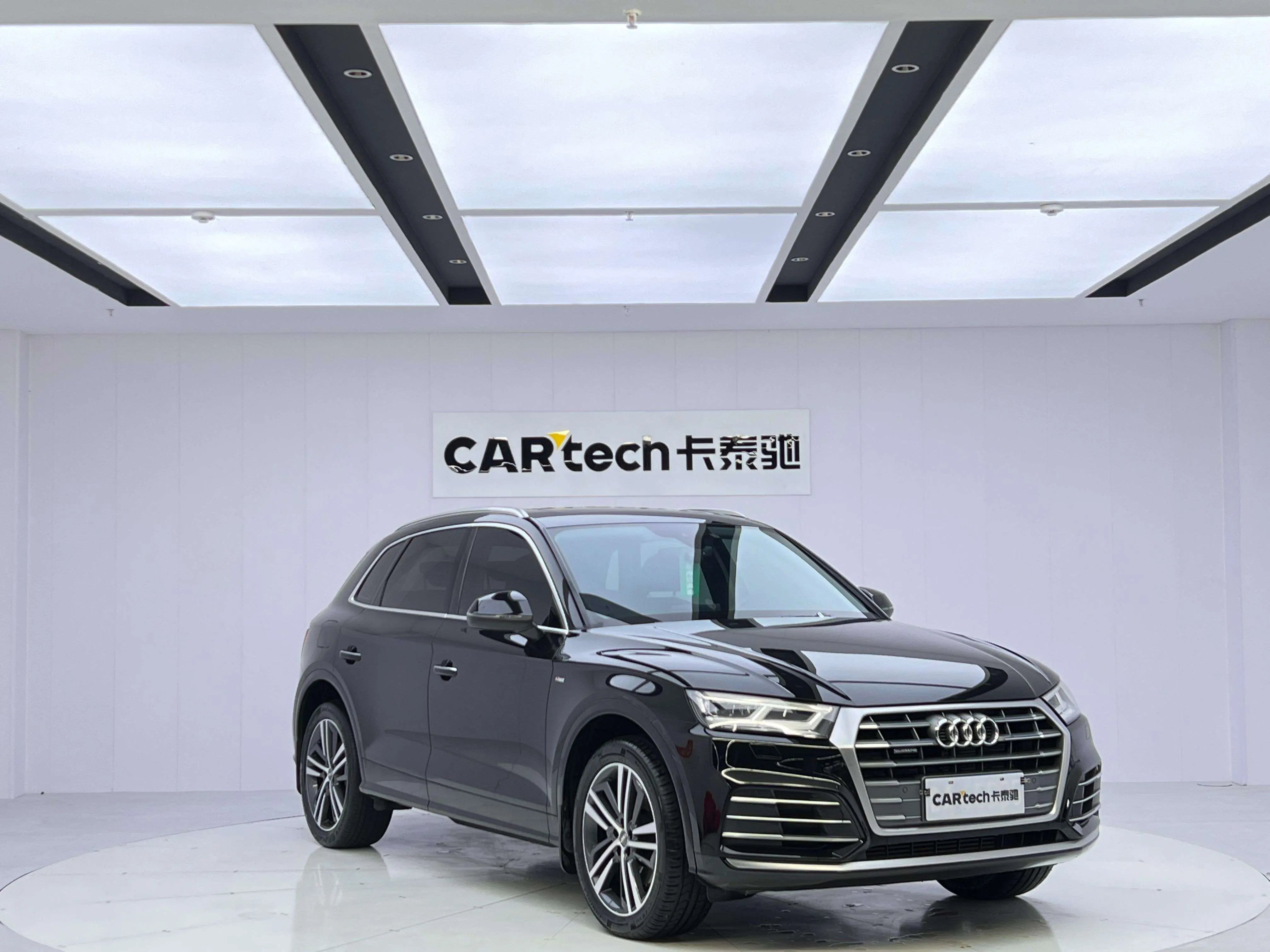 Audi Q5L Sportback  из Китая