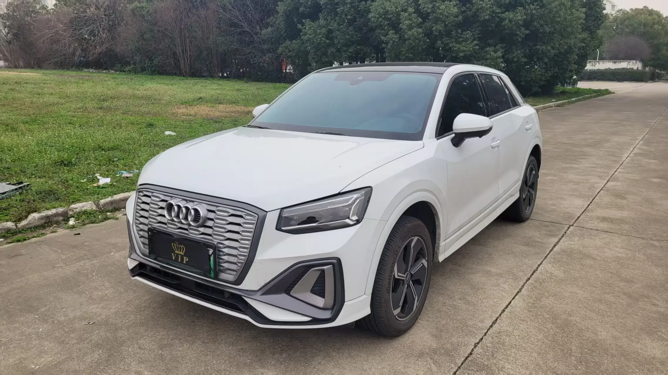 Audi Q2L e-tron  из Китая