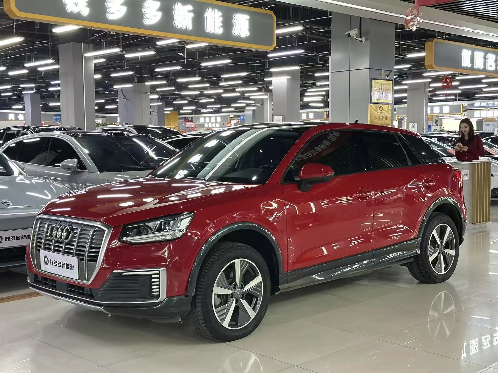 Audi Q2L e-tron  из Китая