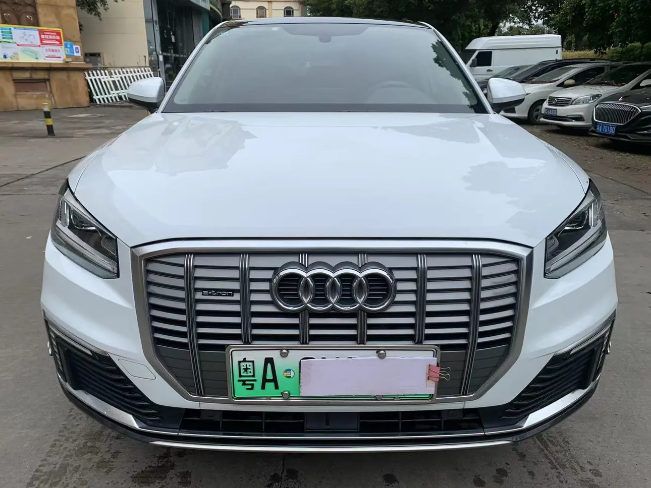 Audi Q2L e-tron  из Китая