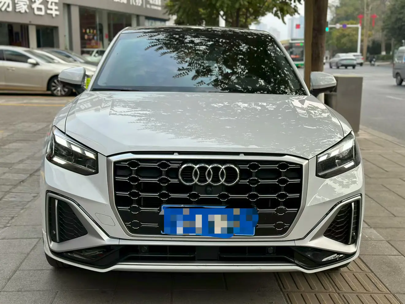 Audi Q2L  из Китая