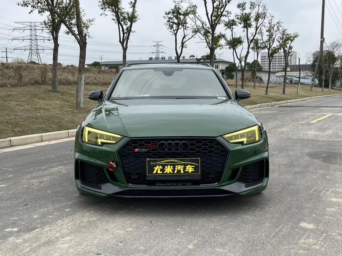 Audi RS 4  из Китая