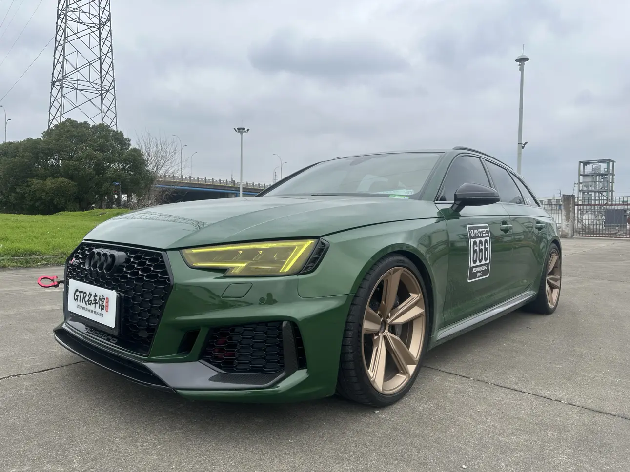 Audi RS 4  из Китая