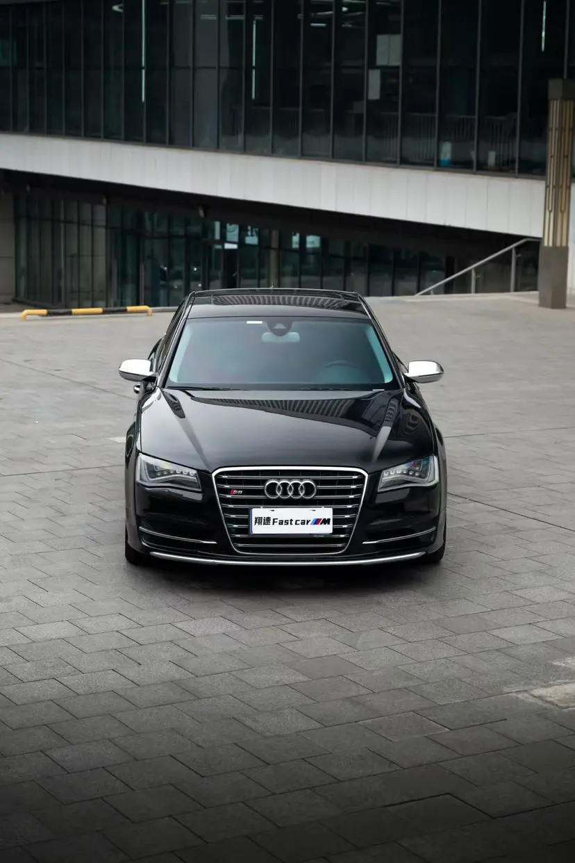 Audi S8  из Китая