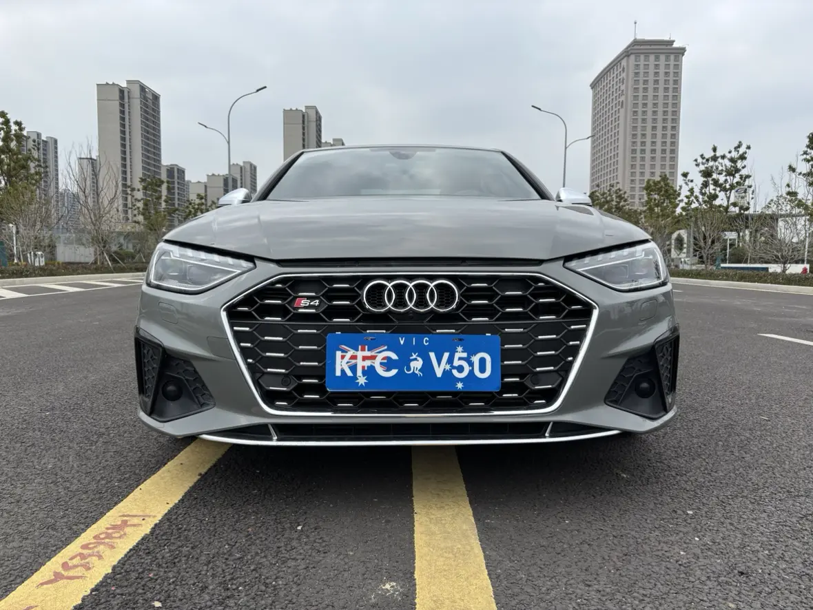 Audi S4  из Китая