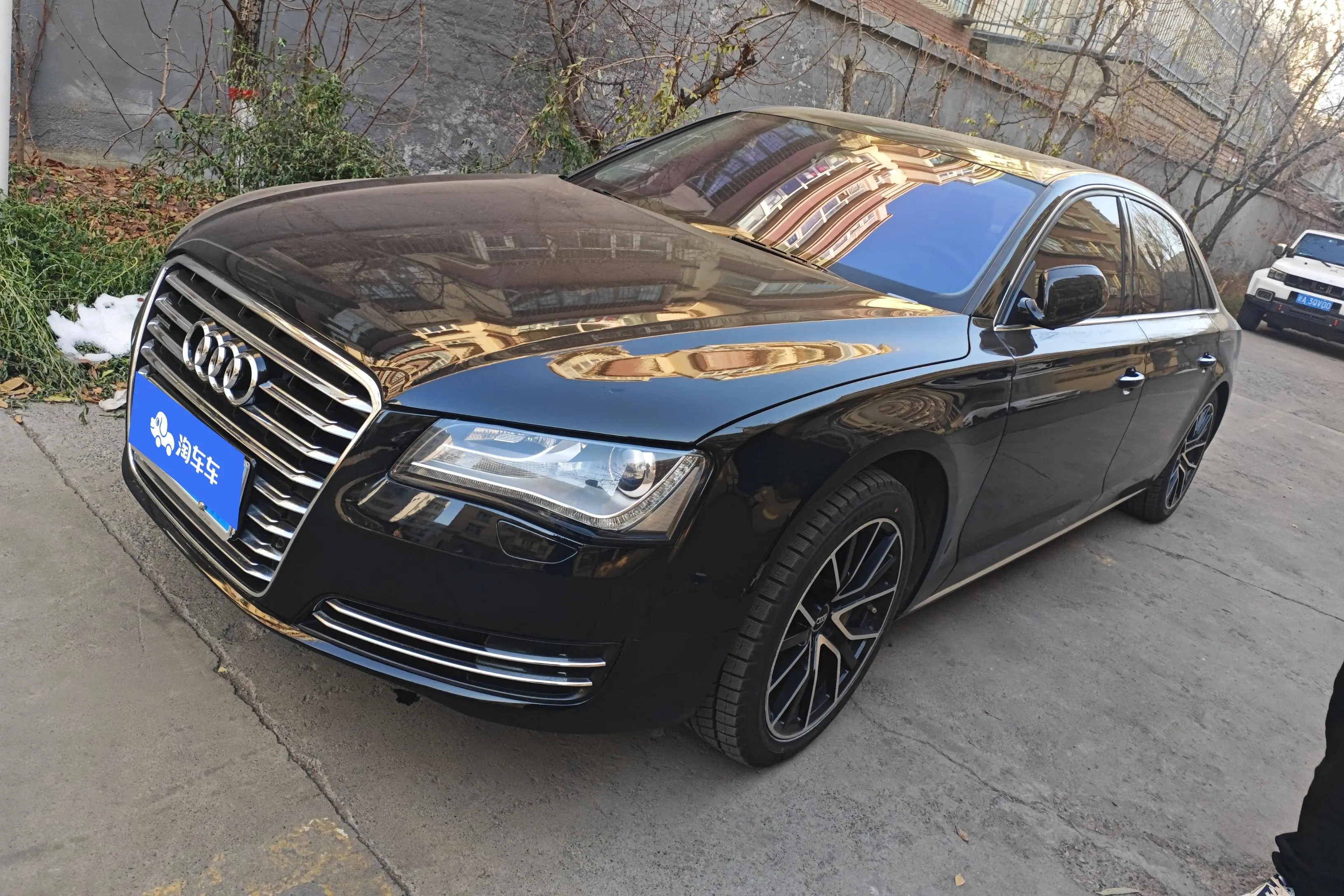 Audi A8  из Китая