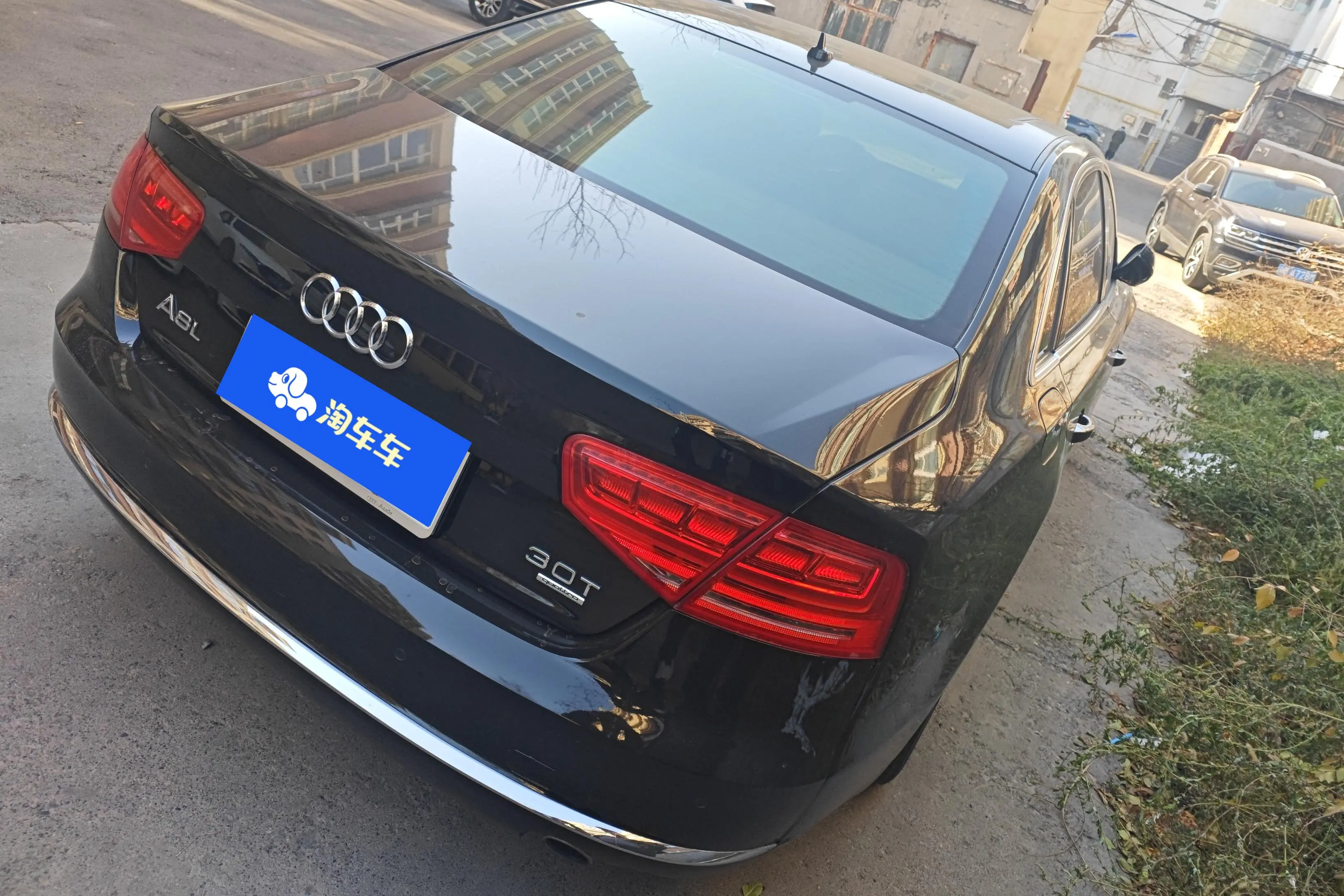 Audi A8  из Китая