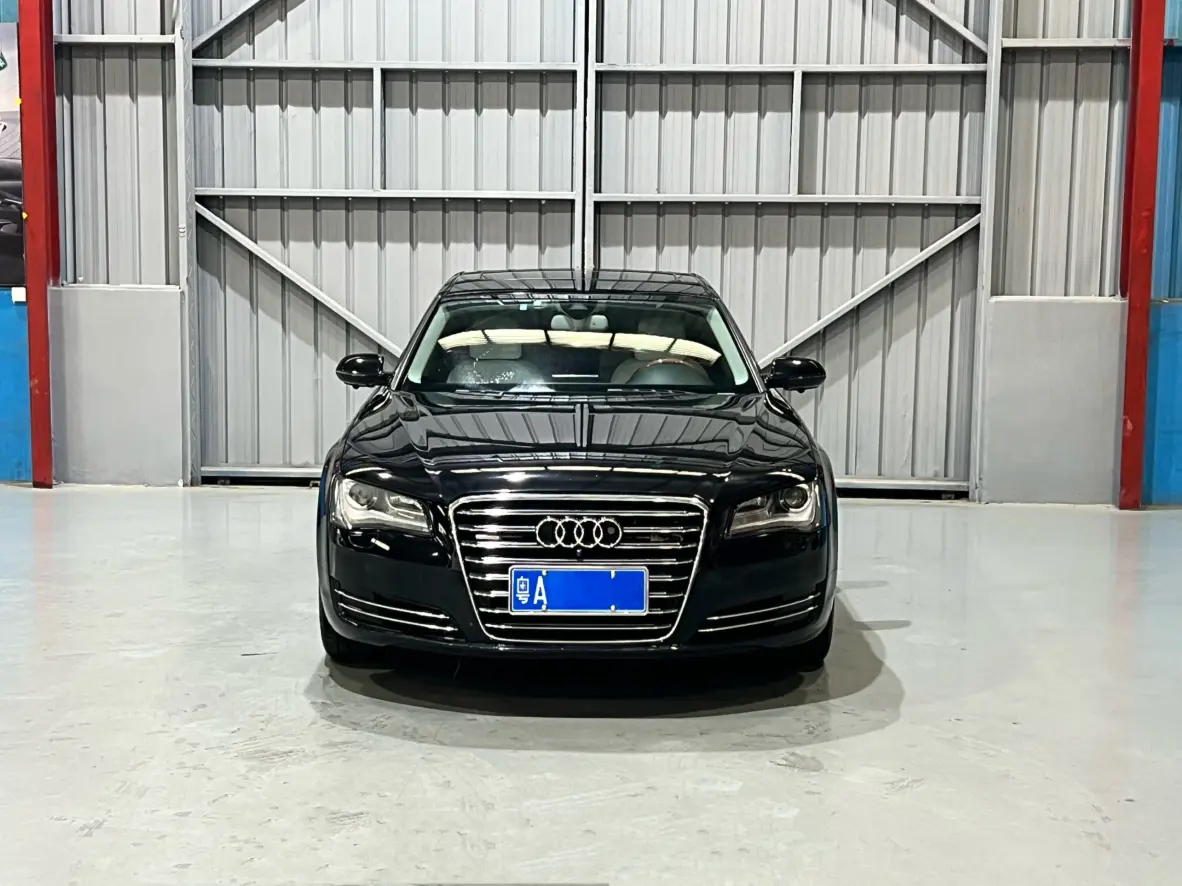 Audi A8  из Китая
