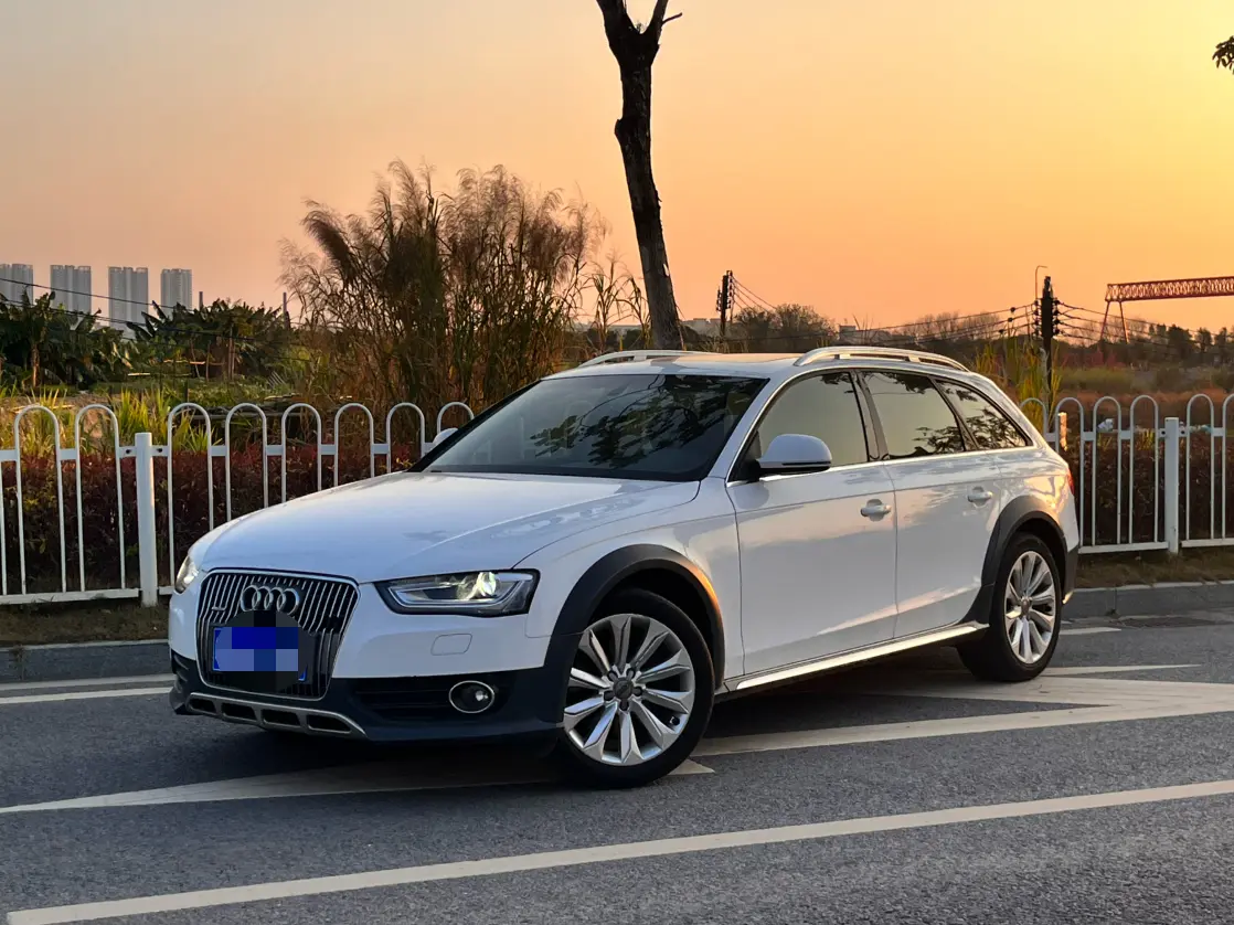 Audi A4  из Китая