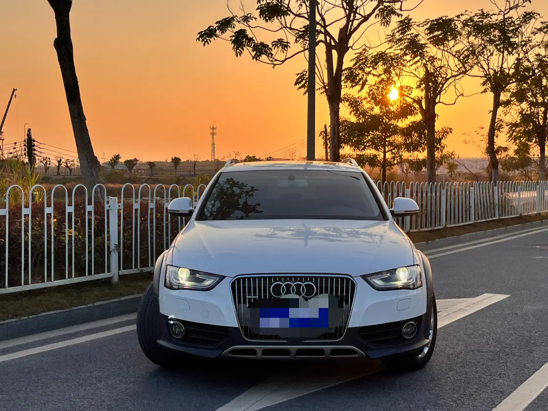 Audi A4  из Китая