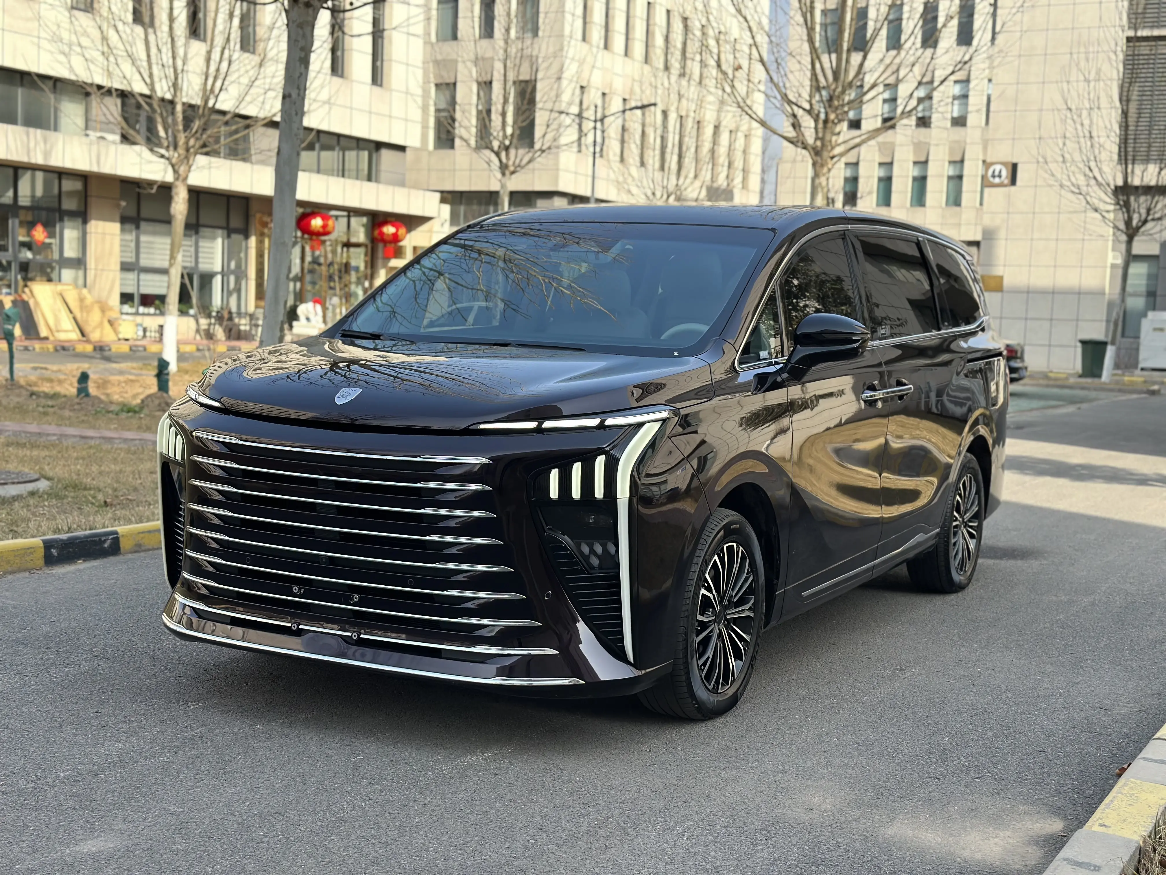 Forthing Xinghai V9  из Китая