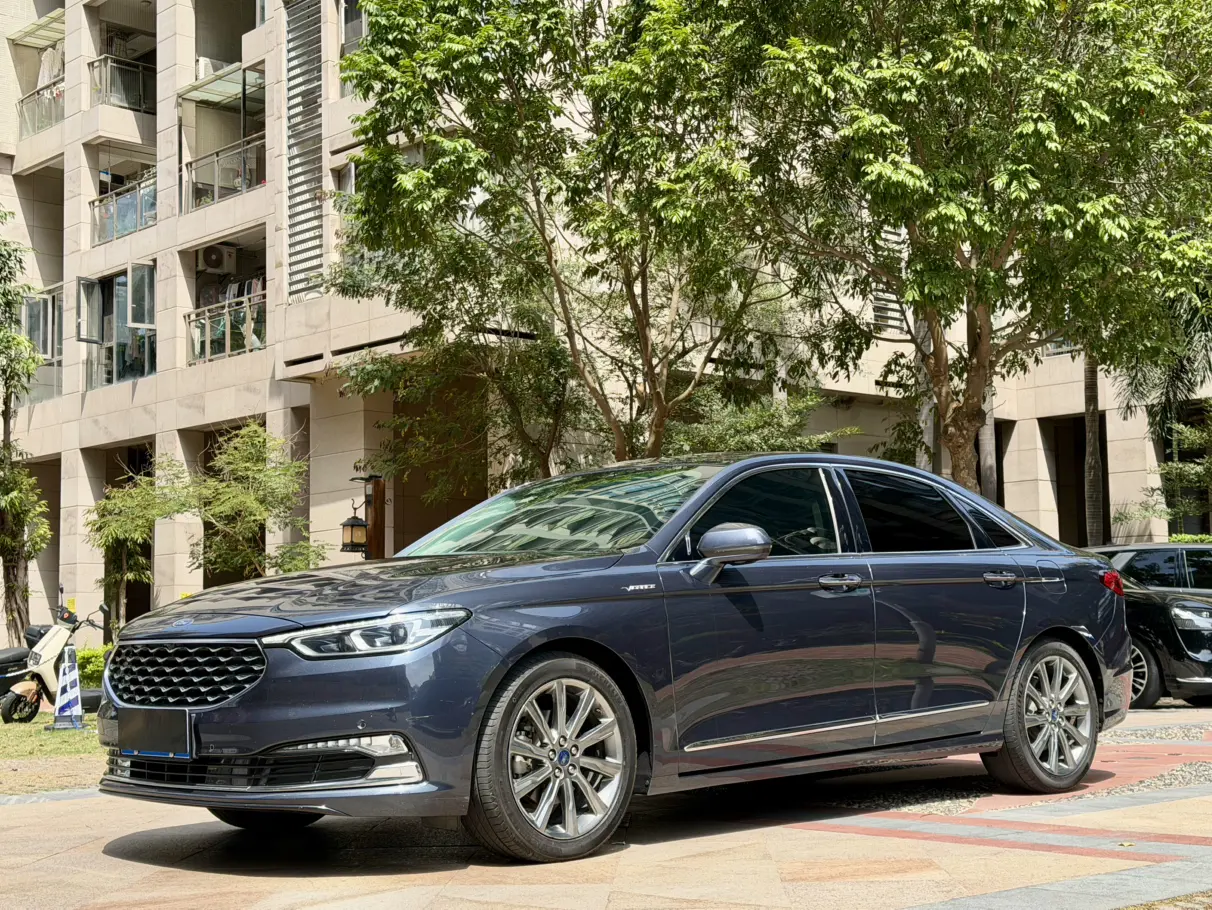 Ford Taurus