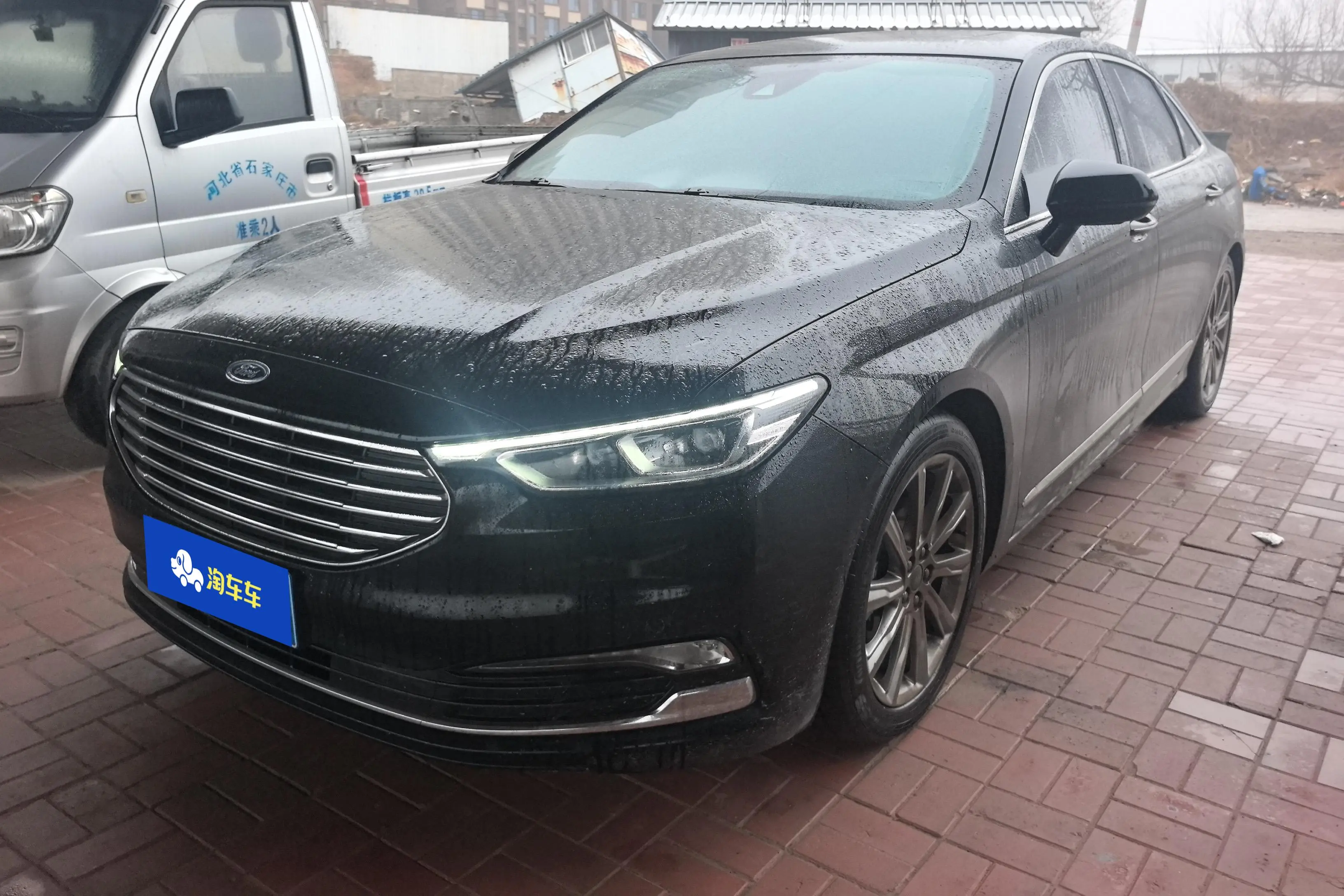 Ford Taurus