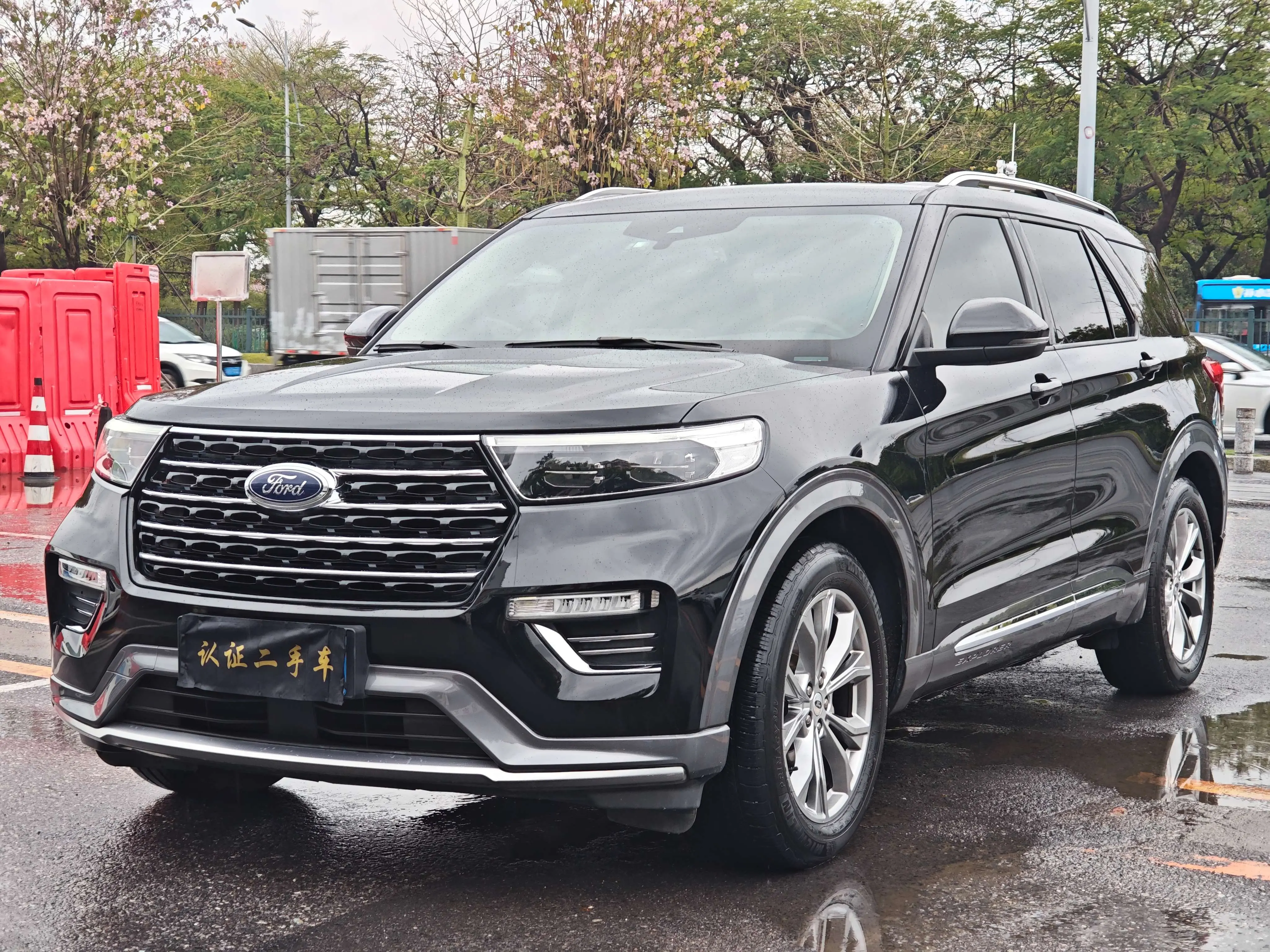 Ford Explorer  из Китая