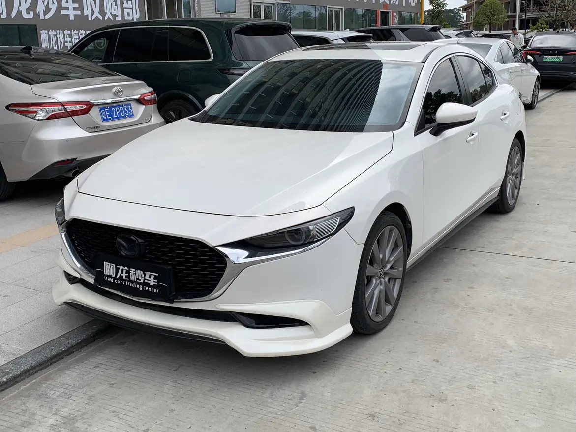 Mazda Axela (Mazda3)  из Китая