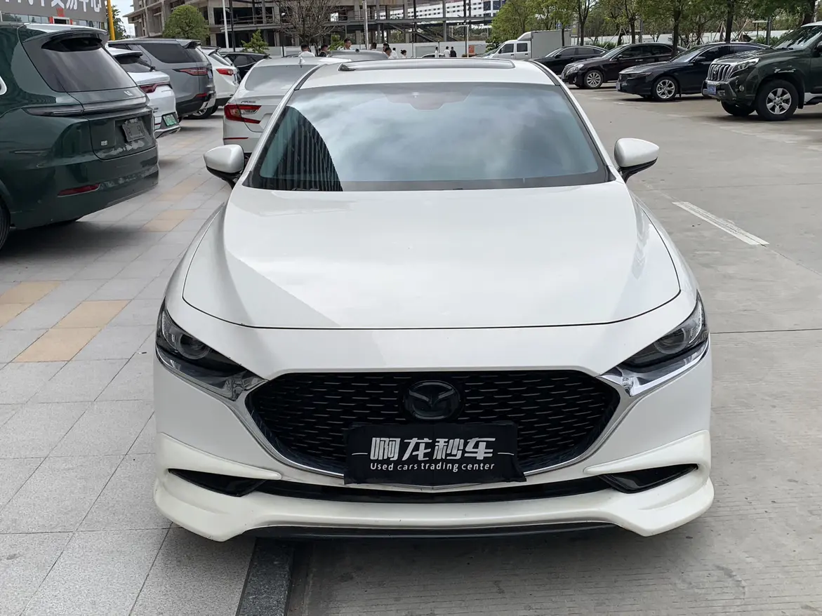 Mazda Axela (Mazda3)  из Китая