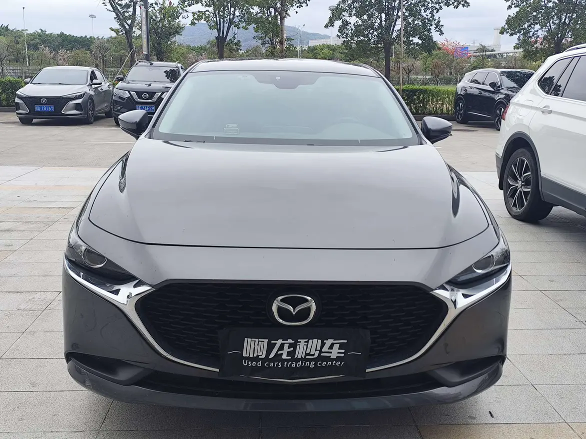 Mazda Axela (Mazda3)  из Китая