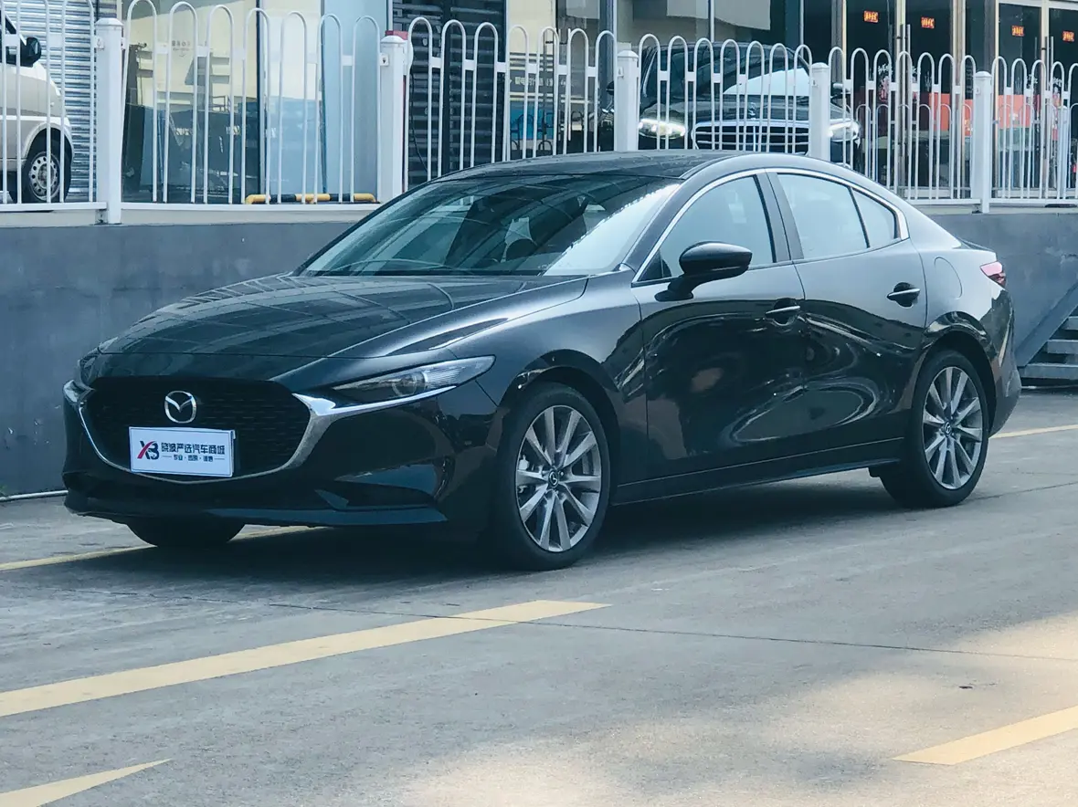 Mazda Axela (Mazda3)  из Китая
