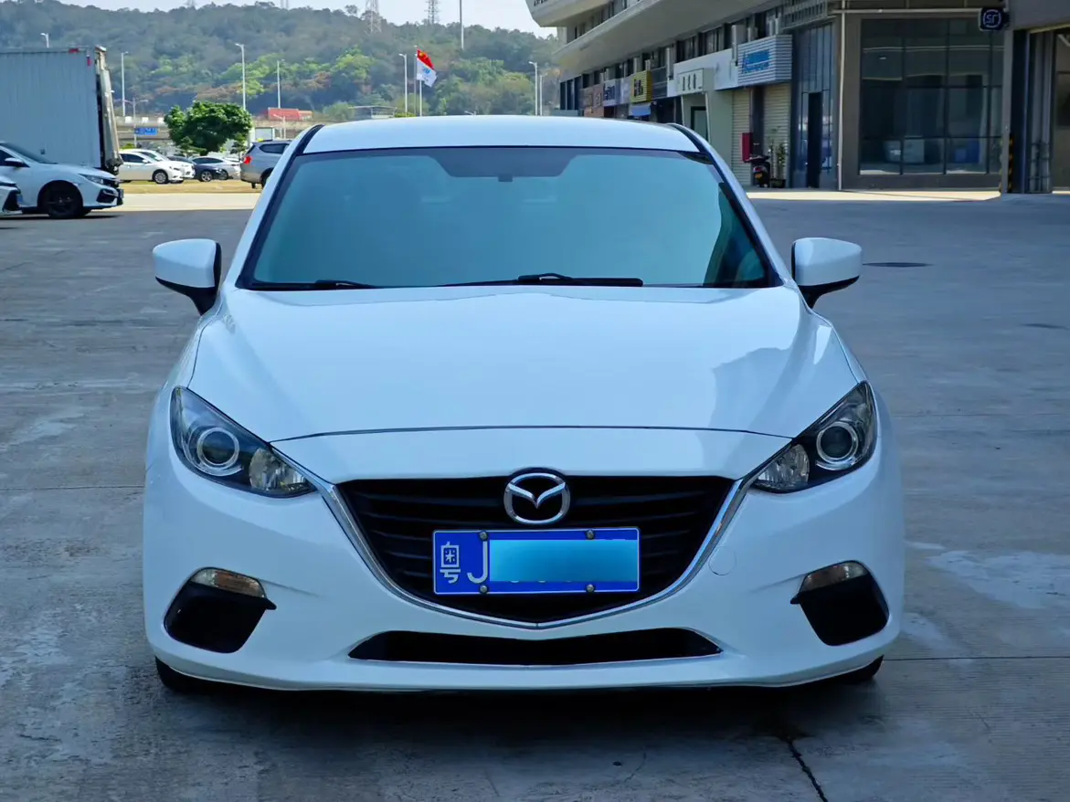 Mazda Axela (Mazda3)  из Китая