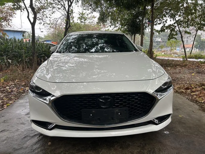 Mazda Axela (Mazda3)  из Китая