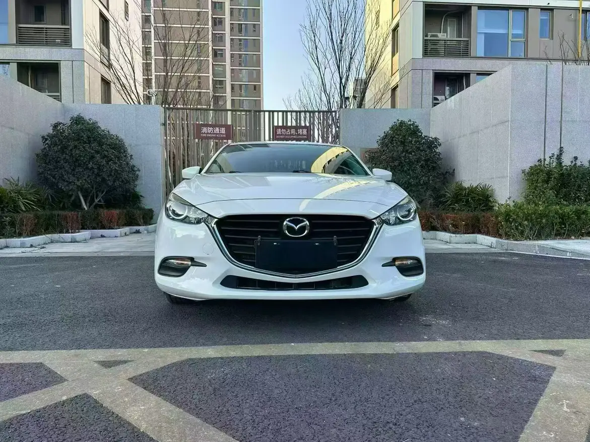 Mazda Axela (Mazda3)  из Китая
