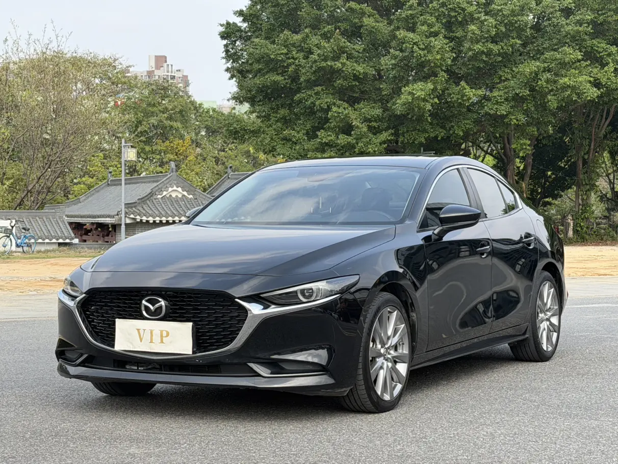 Mazda Axela (Mazda3)  из Китая