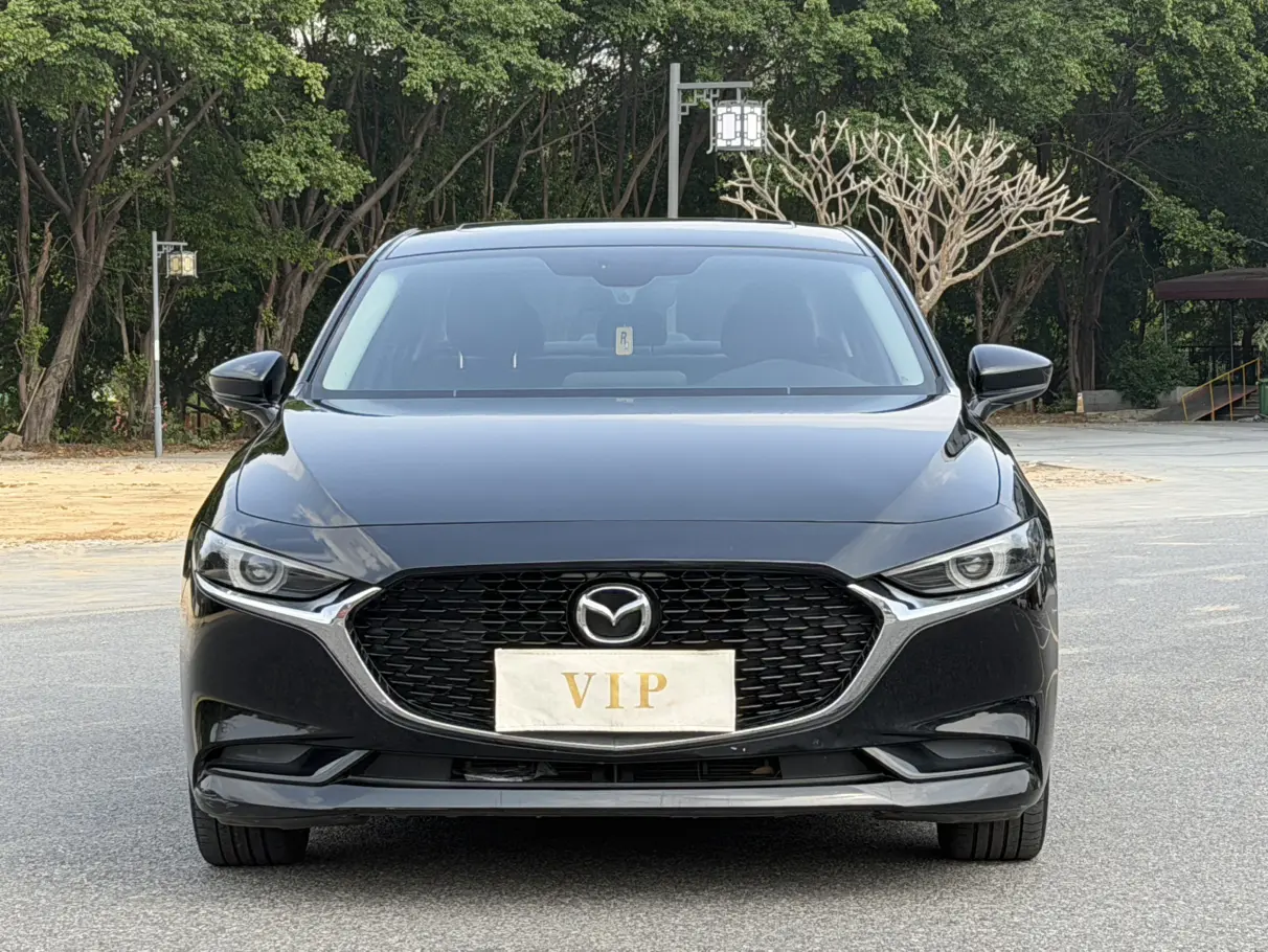 Mazda Axela (Mazda3)  из Китая