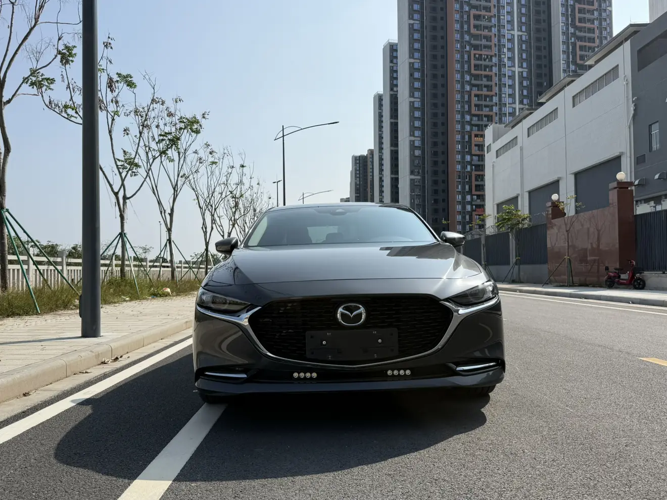 Mazda Axela (Mazda3)  из Китая