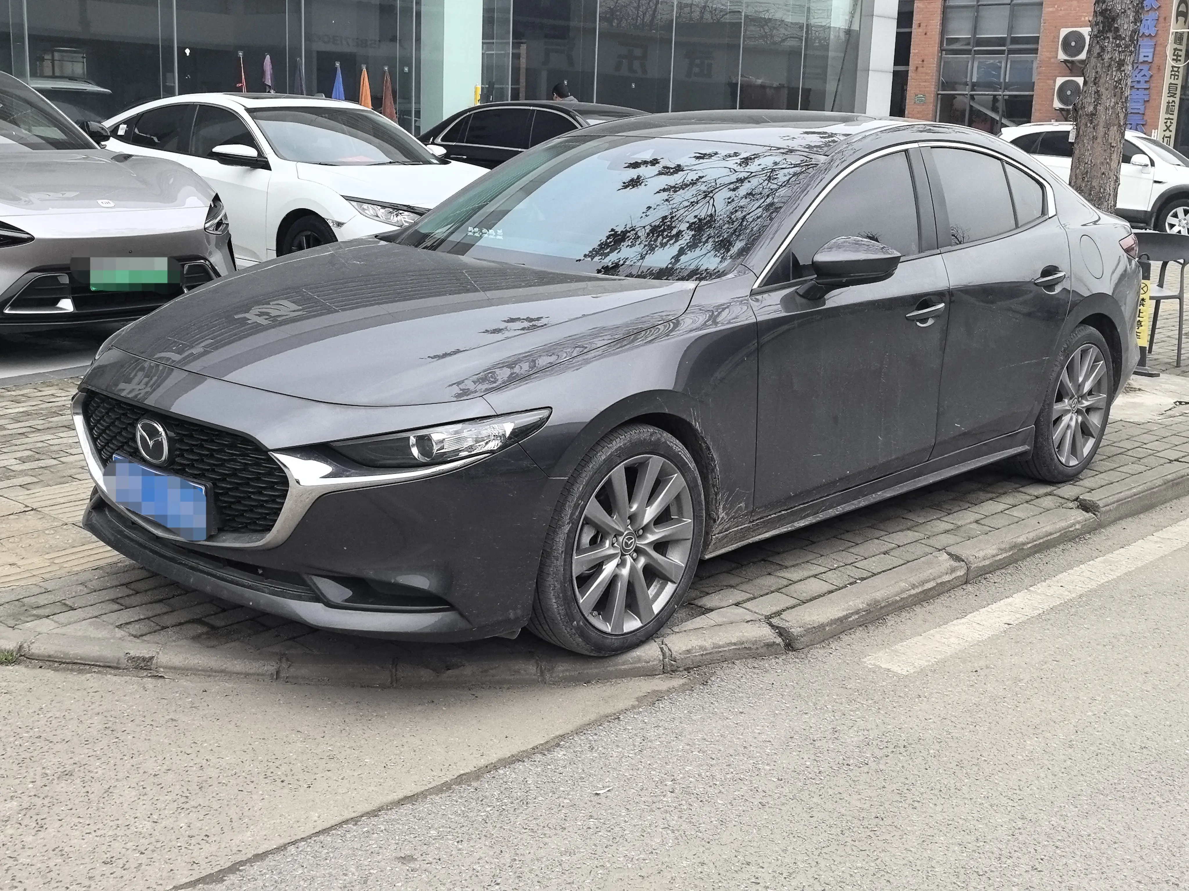 Mazda Axela (Mazda3)  из Китая