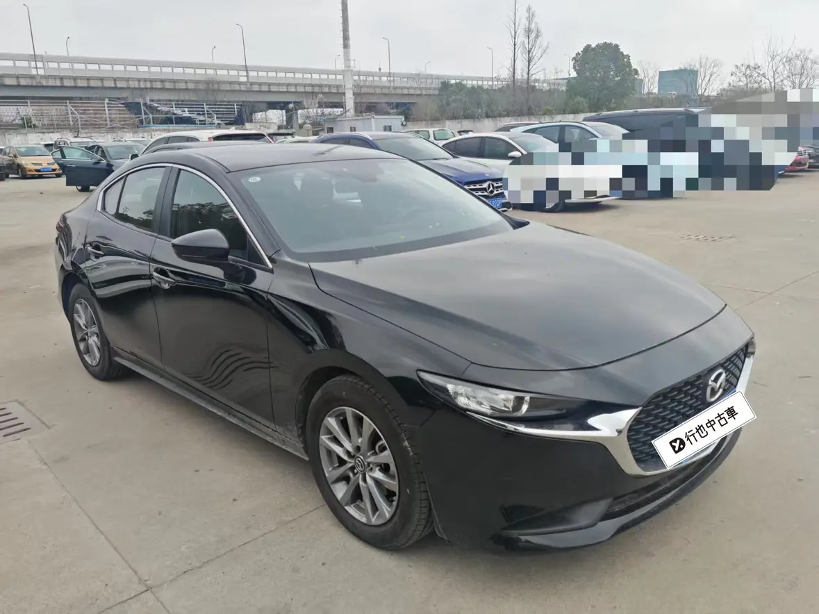 Mazda Axela (Mazda3)  из Китая