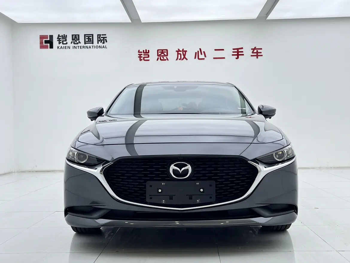 Mazda Axela (Mazda3)  из Китая